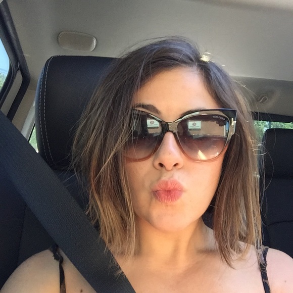 Meet your Posher, Laura - Picture 1 of 1